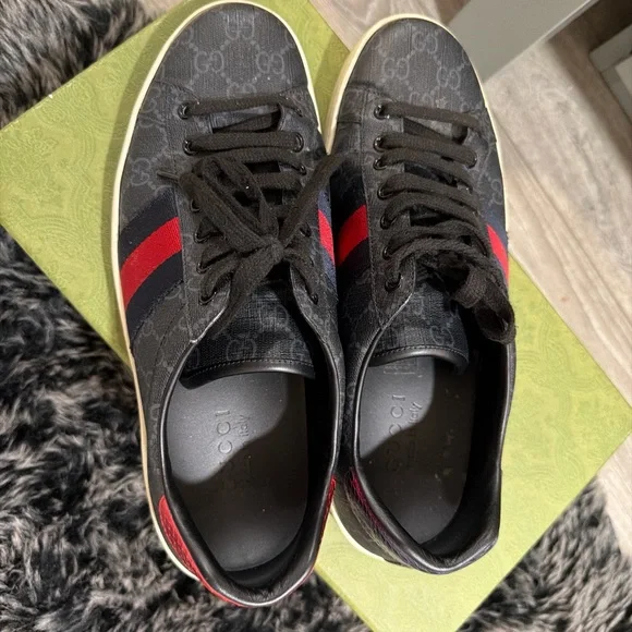 Gucci Black and Red Men's Sneakers - Picture 3 of 5